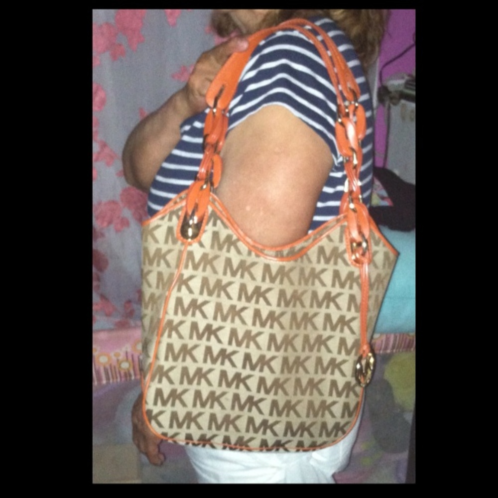 Really Nice Authentic Michael Kors - image 4